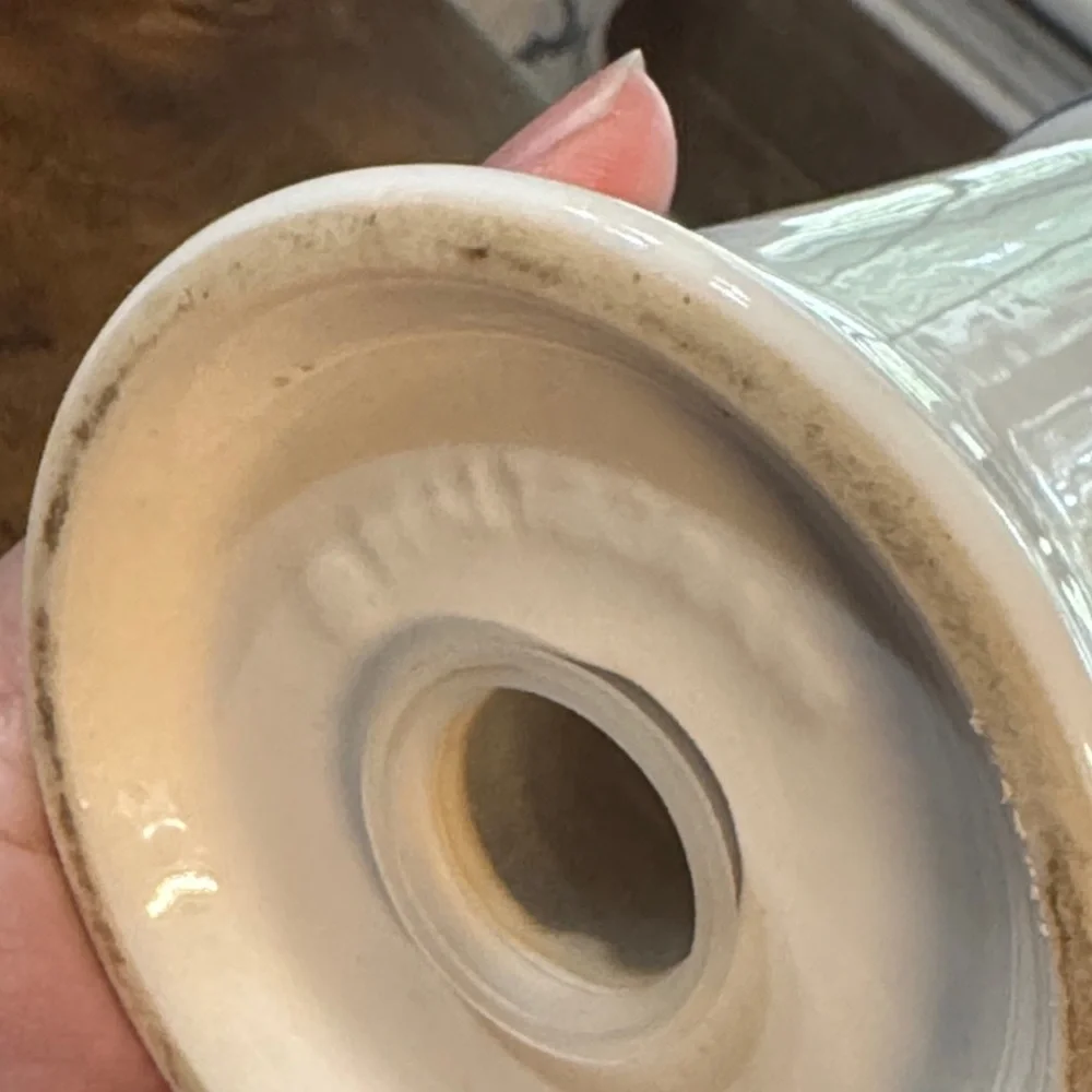 Pfaltzgraff Yorktowne salt and pepper shaker set - Picture 8 of 10